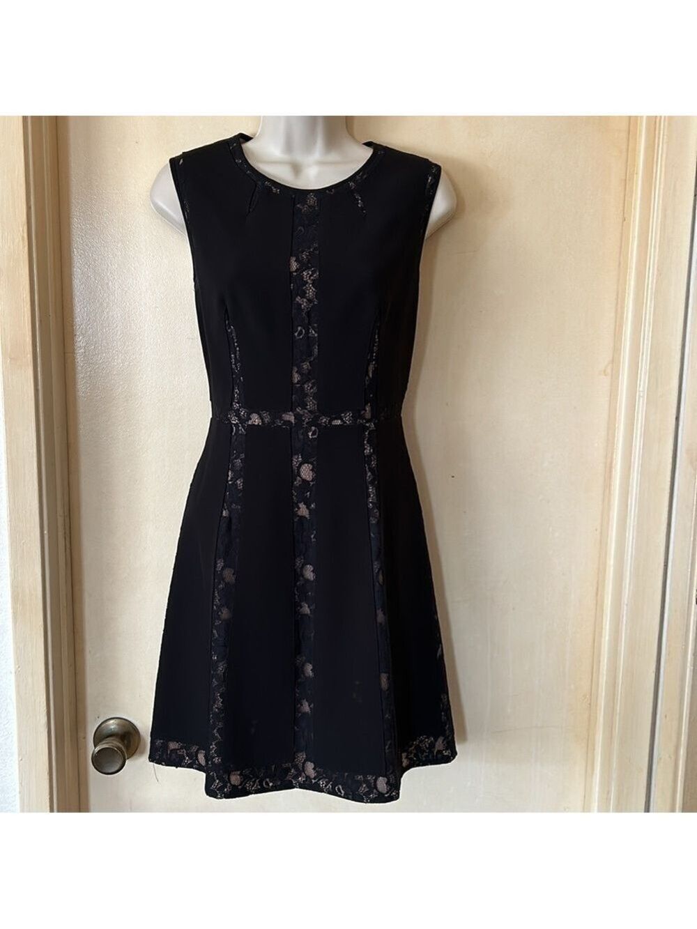 BCBGMAXAZRIA Marae lace detail cocktail dress size 6